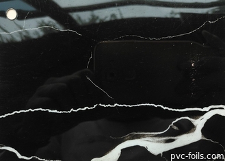 Folie de PVC pour meubles en marbre noir très brillant auto-adhésif pour le dessus de table