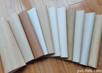 Film en PVC à grains de bois supermat pour la décoration des armoires et des meubles
