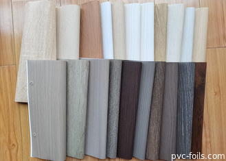 Film de stratification en PVC à effet grain de bois de haute qualité pour les profils de porte