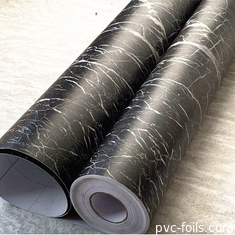 Des autocollants en PVC auto-adhésifs de marbre à rouleaux uniques pour la décoration des portes des armoires