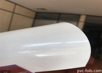 portes à haute brillance blanches de membrane de meubles de petit pain de film de PVC de 0.3mm
