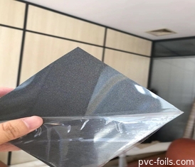 L'aluminium décoratif de PVC pour le solide de peau de porte de Cabinets colorent le petit pain de 300m