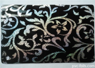 Le film décoratif rigide à haute brillance de PVC pour la porte de Cabinet couvrent la protection UV