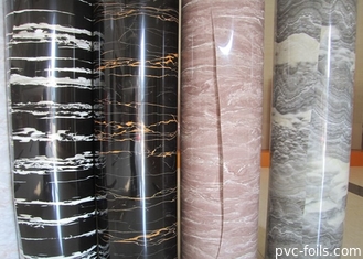 Film décoratif en PVC à effet marbre noir pour comptoir de meubles