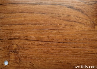 Aluminium décoratif de PVC de grain en bois de couleur de chêne pour l'épaisseur de la membrane 0.10mm de vide