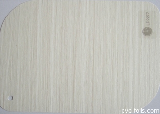Le film d'aluminium de membrane de PVC de portes couvrent en bois de relief