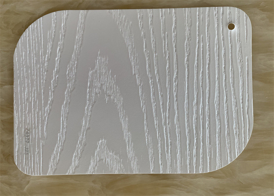 Le bois blanc a gravé le film en refief décoratif de PVC pour des portes de cuisine de presse de membrane