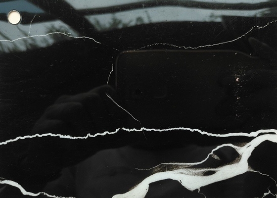 Folie de PVC pour meubles en marbre noir très brillant auto-adhésif pour le dessus de table