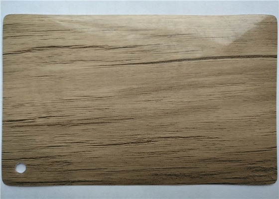 Film décoratif de PVC de grain en bois à haute brillance pour la largeur des meubles 1420mm