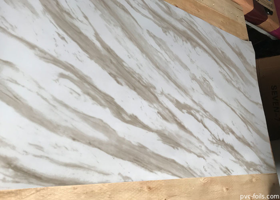 Film décoratif de PVC d'effet de marbre gris blanc à haute brillance pour la partie supérieure du comptoir