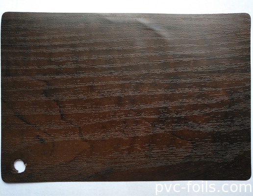 Film de couleur de stratification en PVC en relief pour l'emballage de profilés de fenêtres et de portes