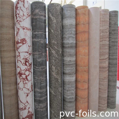 Impression par effet de marbre de films décoratifs en PVC et emballage en rouleau pour la construction
