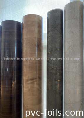 Film décoratif en PVC à grains de bois très brillants pour le pressage sous vide à la membrane