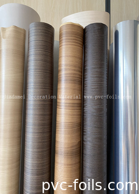 Rouleau de film en PVC à motifs en bois pour la décoration de panneaux de meubles intérieurs