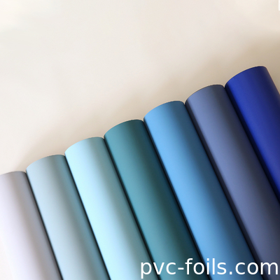 Ruloir de feuille de PVC décoratif mono couleur pour le pressage de la membrane des portes des armoires