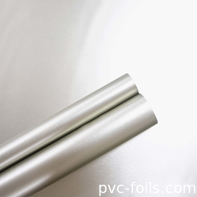 Film décoratif en PVC métallique argenté brillant pour la stratification des panneaux de meubles