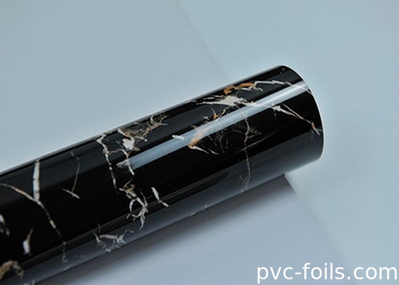 Films décoratifs en PVC à grain de marbre noir à haute brillance pour la stratification 2D, étanches