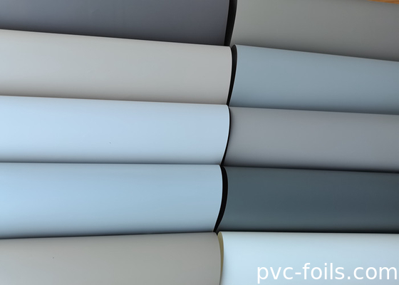 Ruloir de film décoratif en PVC de couleur solide soyeuse et lisse pour presse à membrane