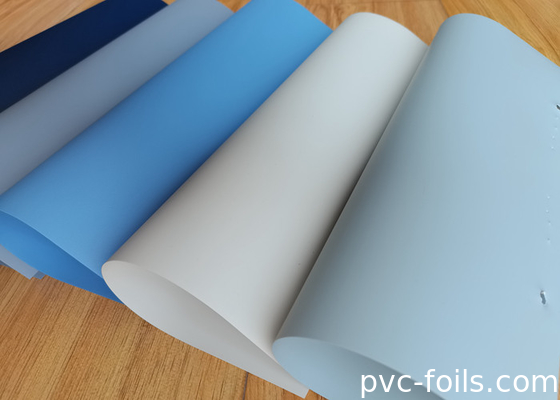Film PVC auto-adhésif de couleur bleue super mate solide pour la décoration de maison DIY