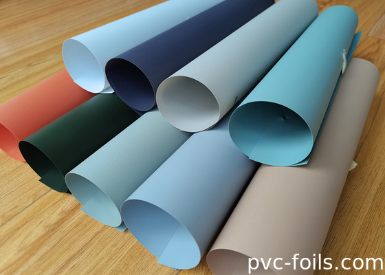Film décoratif en PVC de couleur solide supermatte pour la stratification des portes intérieures
