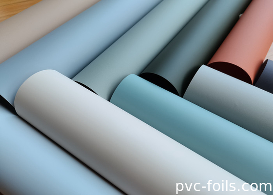 Film décoratif en PVC de couleur Pantone Super Matte pour portes intérieures