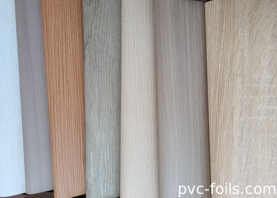 Film d'emballage en PVC à grains de bois de chêne rustique pour le remodelage des panneaux de meubles