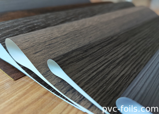 Folie de PVC autoadhésif à grains de bois pour le revêtement de meubles