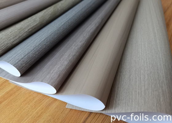 Film intérieur en PVC mat à effet bois pour les meubles et la décoration intérieure