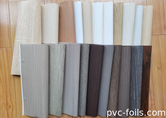 Film de stratification en PVC à effet grain de bois de haute qualité pour les profils de porte
