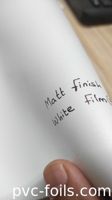 Film décoratif en PVC finition mate pour feuilles acryliques de 1,2 mm, épaisseur de 0,15 mm