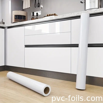 Tapeau en PVC auto-adhésif blanc brillant de couleur solide - facile à peler et à coller pour la cuisine