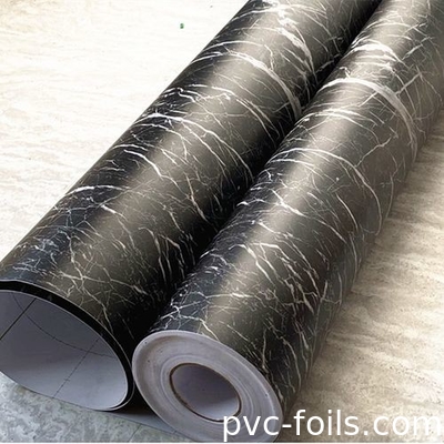 Des autocollants en PVC auto-adhésifs de marbre à rouleaux uniques pour la décoration des portes des armoires
