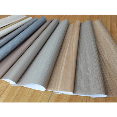 Film en PVC imperméable pour protéger les meubles Armoires de cuisine Portes, Surfaces de bureau, Lamination décorative de peau
